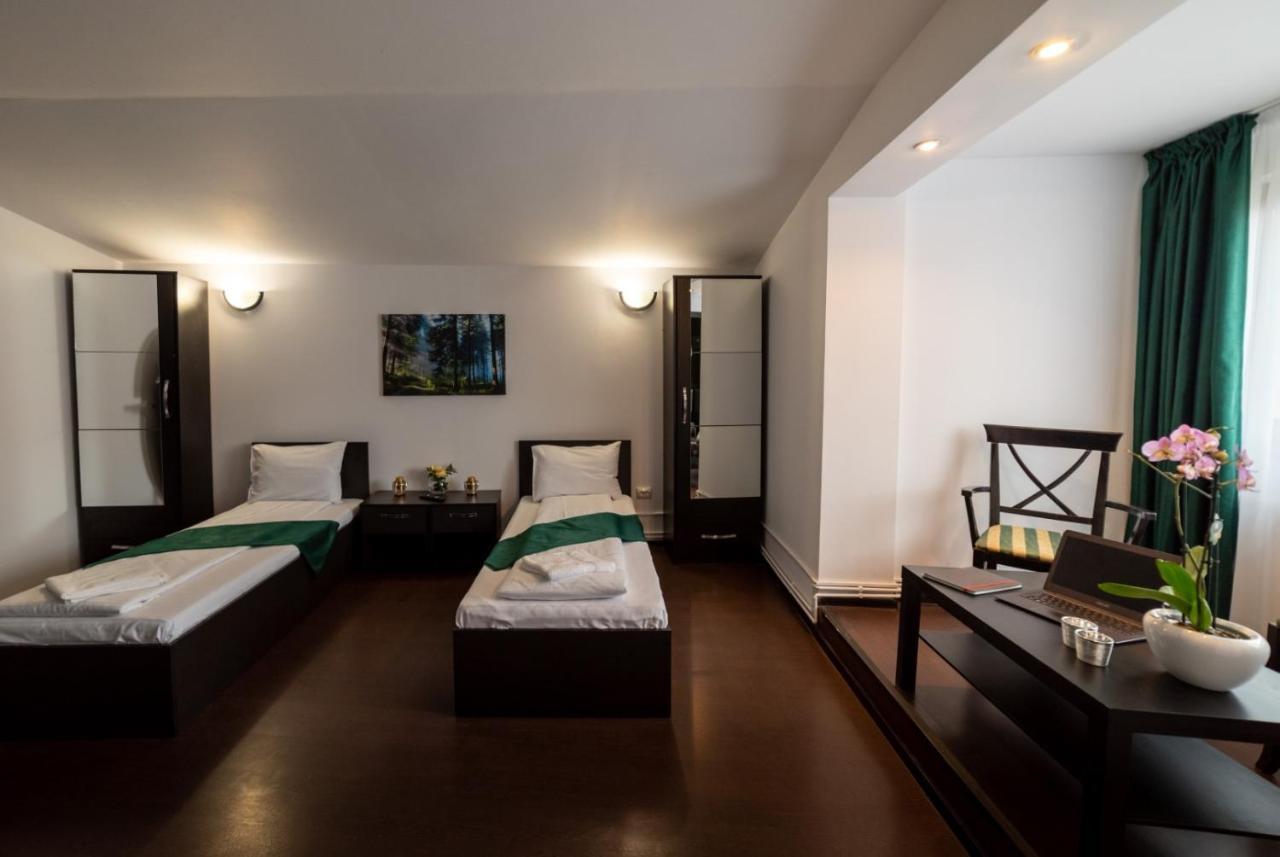 Escala Rooms Ghimbav Ngoại thất bức ảnh