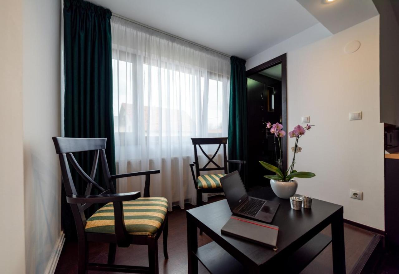 Escala Rooms Ghimbav Ngoại thất bức ảnh