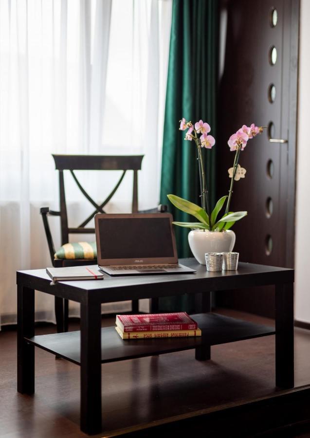 Escala Rooms Ghimbav Ngoại thất bức ảnh