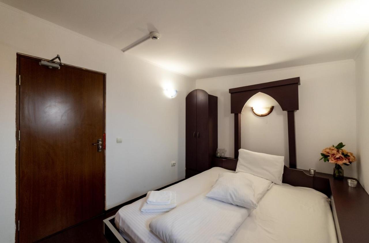 Escala Rooms Ghimbav Ngoại thất bức ảnh