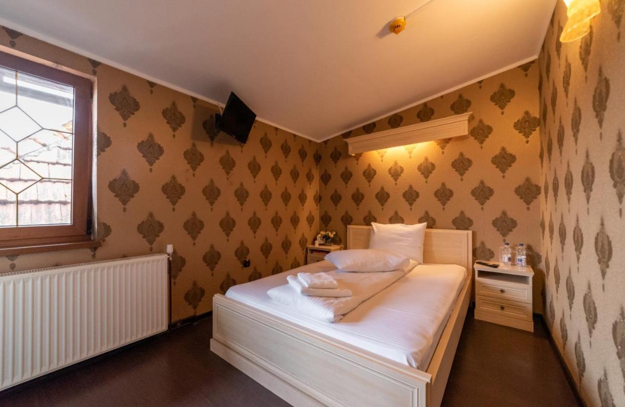 Escala Rooms Ghimbav Ngoại thất bức ảnh