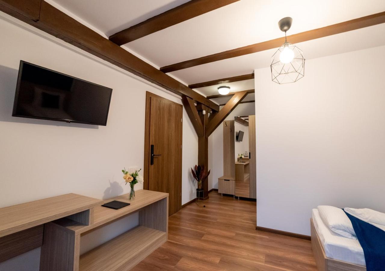 Escala Rooms Ghimbav Ngoại thất bức ảnh