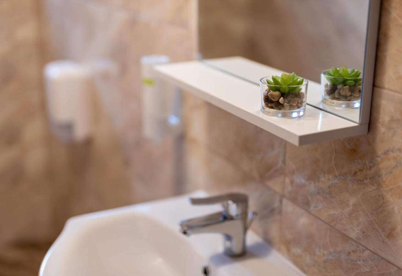 Escala Rooms Ghimbav Ngoại thất bức ảnh