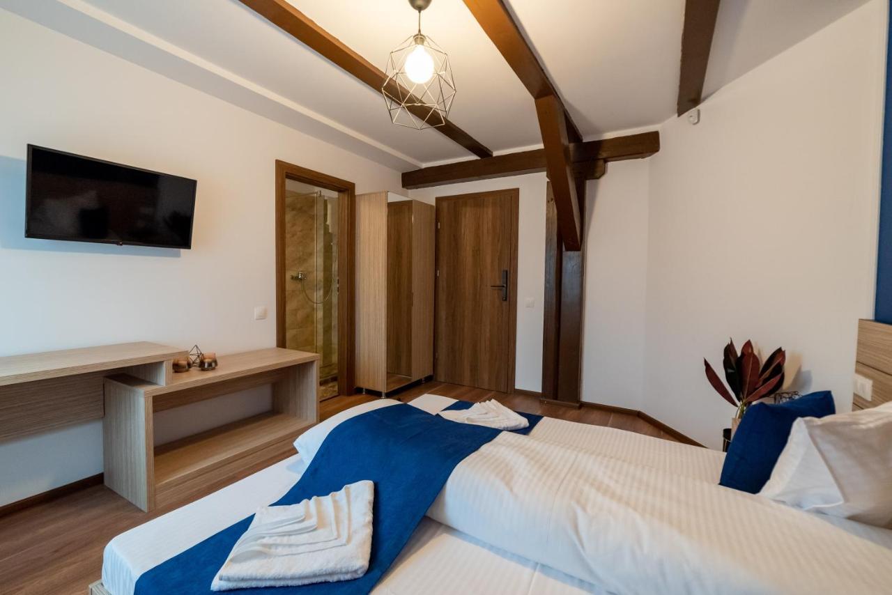 Escala Rooms Ghimbav Ngoại thất bức ảnh