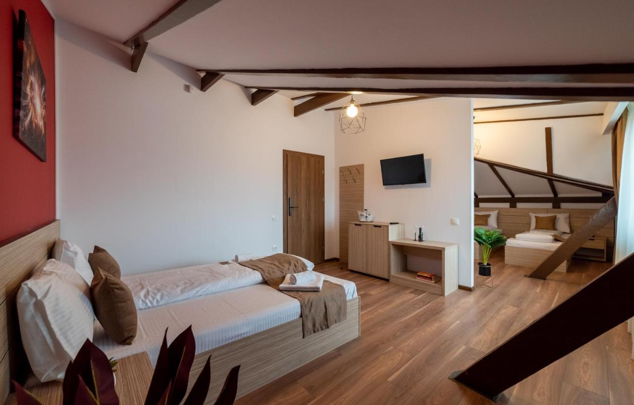 Escala Rooms Ghimbav Ngoại thất bức ảnh