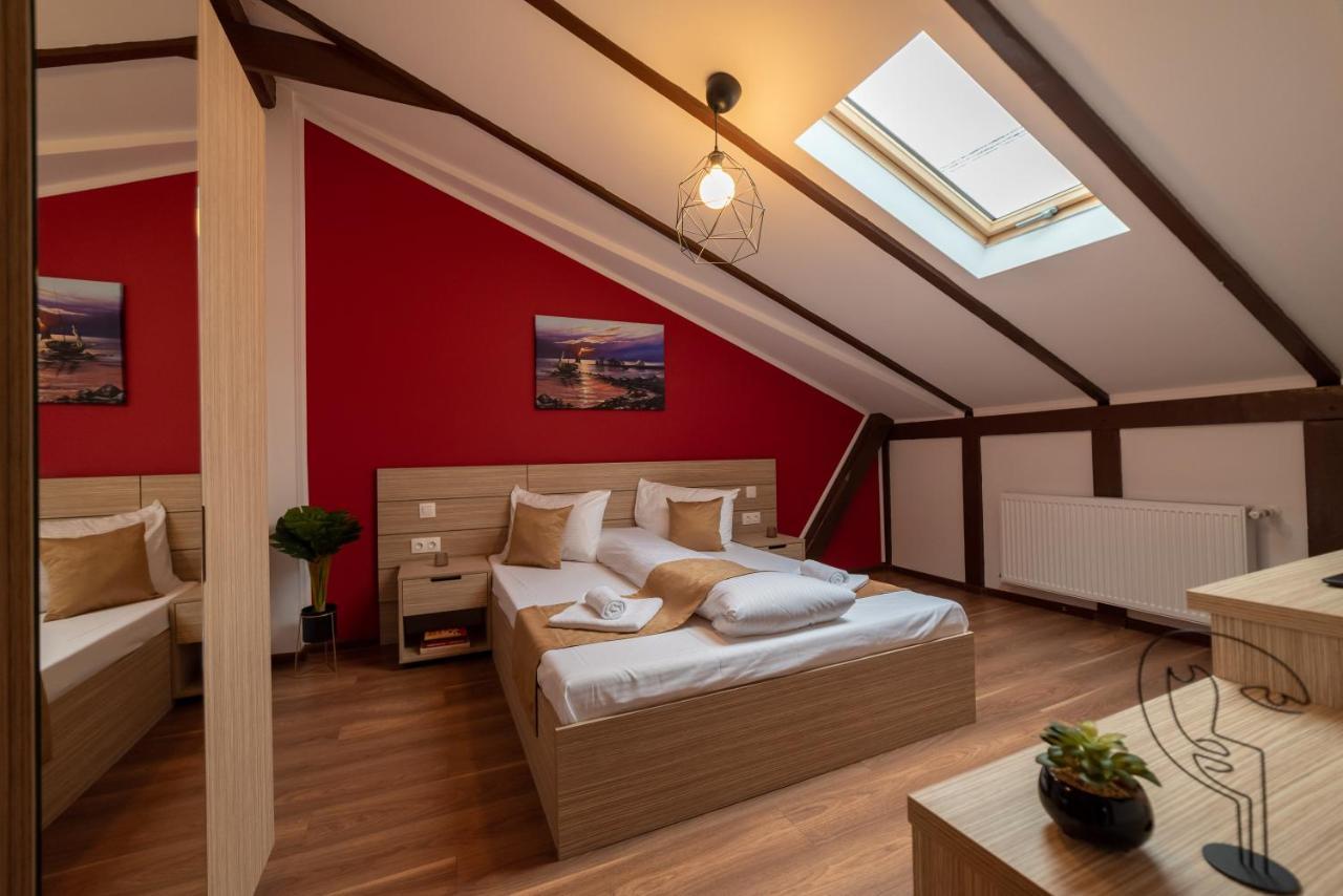 Escala Rooms Ghimbav Ngoại thất bức ảnh